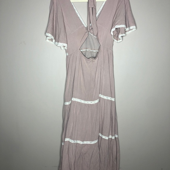 Flare sleeve midi dress - Picture 2 of 3